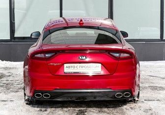 Подержанный автомобиль Kia Stinger 2019 года (4 фото)