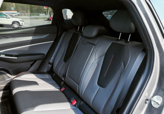 Подержанный автомобиль Geely Cityray 2024 года (18 фото)