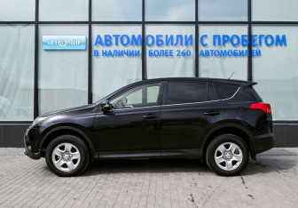 Подержанный автомобиль Toyota RAV4 2015 года (2 фото)