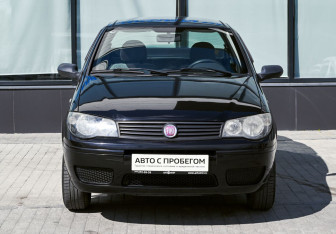 Подержанный автомобиль Fiat Albea 2011 года (8 фото)