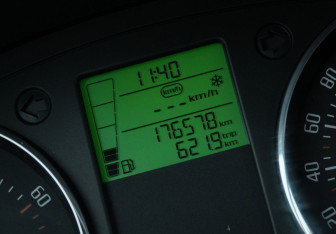 Подержанный автомобиль Skoda Fabia Hatchback 2013 года (15 фото)