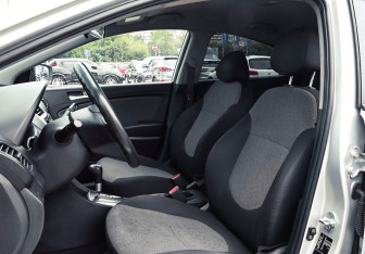 Подержанный автомобиль Hyundai Solaris Sedan 2012 года (6 фото)