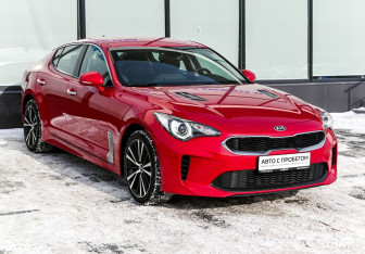 Подержанный автомобиль Kia Stinger 2019 года (7 фото)