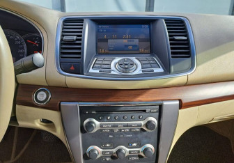 Подержанный автомобиль Nissan Teana 2011 года (12 фото)