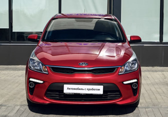 Подержанный автомобиль Kia Rio Sedan 2018 года (8 фото)
