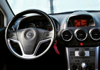 Подержанный автомобиль Opel Antara 2013 года (20 фото)