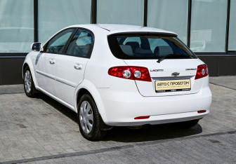 Подержанный автомобиль Chevrolet Lacetti Hatchback 2012 года (3 фото)