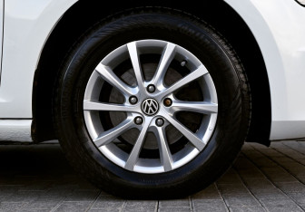 Подержанный автомобиль Volkswagen Golf Hatchback 2014 года (19 фото)