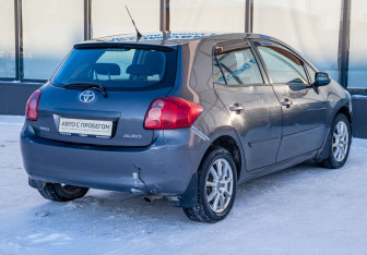 Подержанный автомобиль Toyota Auris Hatchback 2008 года (5 фото)