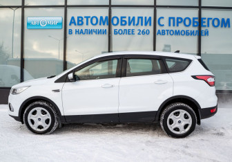 Подержанный автомобиль Ford Kuga 2018 года (2 фото)