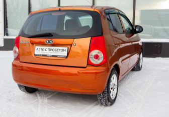 Подержанный автомобиль Kia Picanto 2008 года (5 фото)