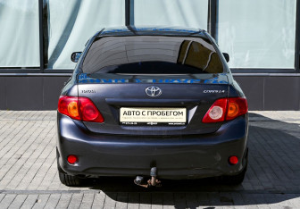 Подержанный автомобиль Toyota Corolla Sedan 2007 года (4 фото)