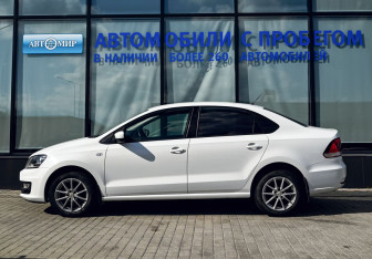 Подержанный автомобиль Volkswagen Polo Sedan 2016 года (2 фото)