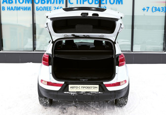 Подержанный автомобиль Kia Sportage 2012 года (19 фото)