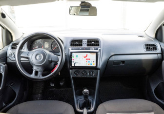 Подержанный автомобиль Volkswagen Polo Sedan 2015 года (12 фото)