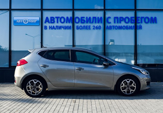 Подержанный автомобиль Kia Ceed Hatchback 2016 года (6 фото)
