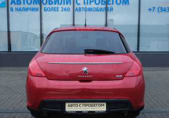 Подержанный автомобиль Peugeot 308 Hatchback 2011 года (4 фото)