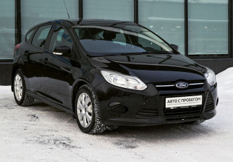 Подержанный автомобиль Ford Focus Hatchback 2011 года (7 фото)