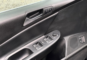 Подержанный автомобиль Volkswagen Passat Sedan 2009 года (13 фото)