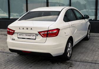 Подержанный автомобиль LADA (ВАЗ) Vesta Sedan 2017 года (5 фото)