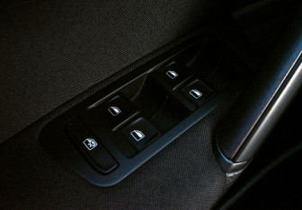 Подержанный автомобиль Volkswagen Golf Hatchback 2014 года (12 фото)