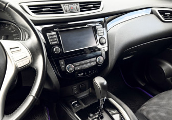 Подержанный автомобиль Nissan Qashqai 2017 года (9 фото)