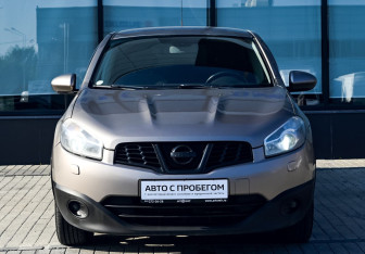 Подержанный автомобиль Nissan Qashqai 2011 года (8 фото)