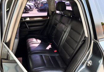 Подержанный автомобиль Volkswagen Touareg 2007 года (18 фото)