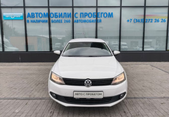 Подержанный автомобиль Volkswagen Jetta Sedan 2013 года (8 фото)