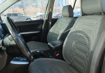 Подержанный автомобиль Suzuki Grand Vitara 2013 года (17 фото)