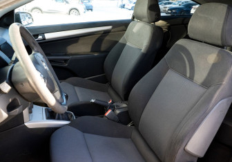 Подержанный автомобиль Opel Astra Hatchback 2008 года (9 фото)