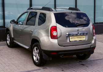 Подержанный автомобиль Renault Duster 2013 года (3 фото)