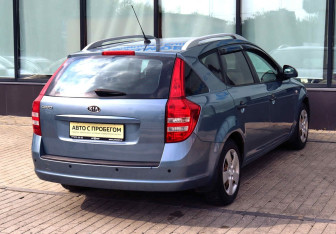 Подержанный автомобиль Kia Ceed Wagon 2008 года (5 фото)