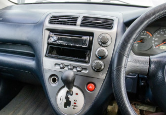 Подержанный автомобиль Honda Civic Hatchback 2001 года (10 фото)