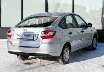 Подержанный автомобиль LADA (ВАЗ) Granta Liftback 2015 года (5 фото)