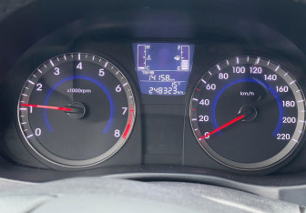 Подержанный автомобиль Hyundai Solaris Sedan 2014 года (16 фото)