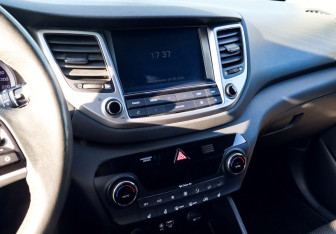 Подержанный автомобиль Hyundai Tucson 2016 года (11 фото)