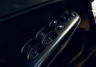 Подержанный автомобиль Honda Civic Sedan 2011 года (12 фото)