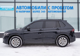 Подержанный автомобиль Volkswagen Tiguan 2021 года (3 фото)