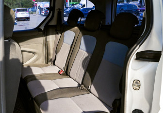 Подержанный автомобиль Peugeot Partner 2012 года (15 фото)