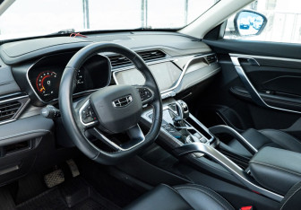 Подержанный автомобиль Geely Atlas Pro 2023 года (10 фото)