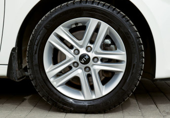 Подержанный автомобиль Kia Ceed Wagon 2021 года (21 фото)