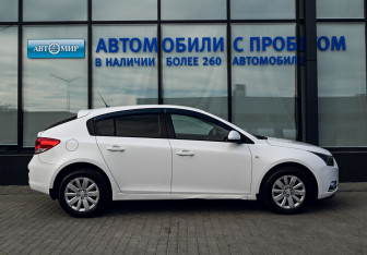 Подержанный автомобиль Chevrolet Cruze Hatchback 2012 года (6 фото)