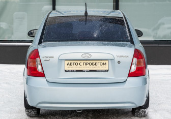 Подержанный автомобиль Hyundai Verna Sedan 2007 года (4 фото)
