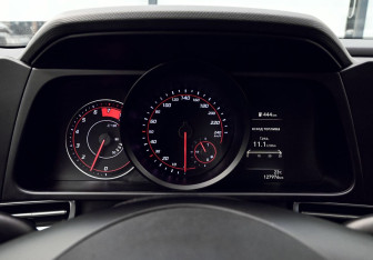 Подержанный автомобиль Hyundai Elantra Sedan 2021 года (16 фото)
