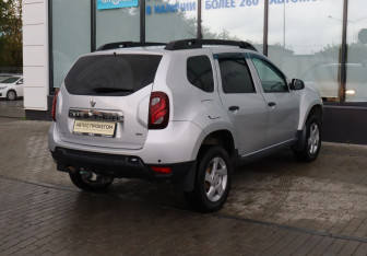 Подержанный автомобиль Renault Duster 2015 года (5 фото)