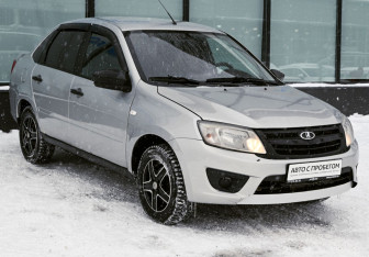 Подержанный автомобиль LADA (ВАЗ) Granta Sedan 2017 года (7 фото)