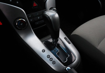 Подержанный автомобиль Chevrolet Cruze Sedan 2011 года (11 фото)