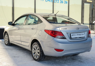 Подержанный автомобиль Hyundai Solaris Sedan 2013 года (3 фото)