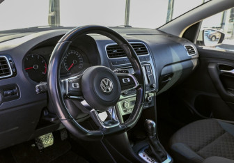 Подержанный автомобиль Volkswagen Polo Sedan 2019 года (10 фото)